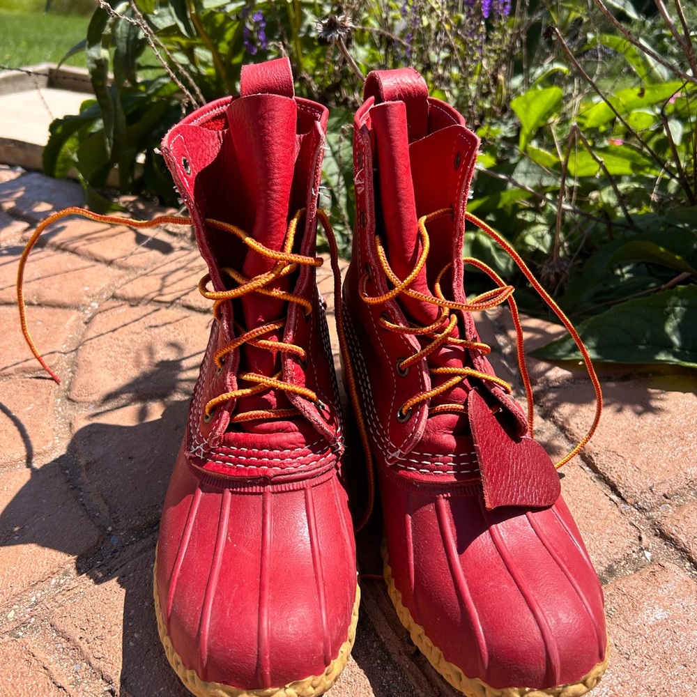 Excellent condition, barely used, LLBean Limited Red Duck Boots. Size 8.